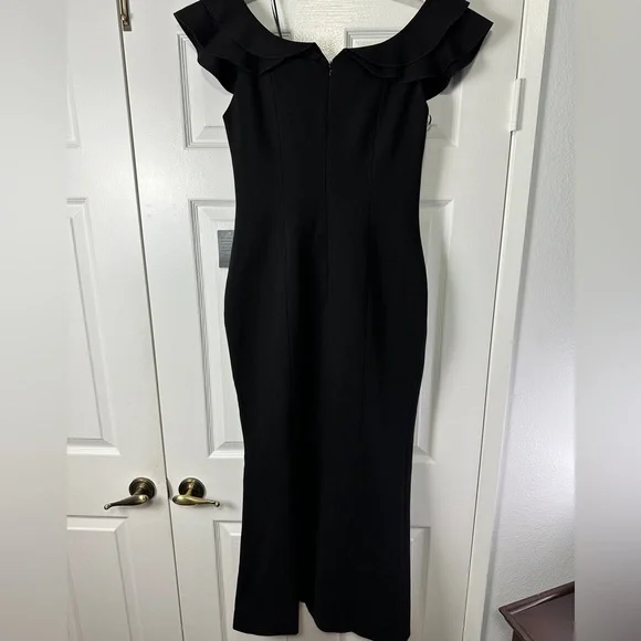 Elliatt Black Raja Dress with tiered ruffles and slit.Women’s Large NEW Gown.